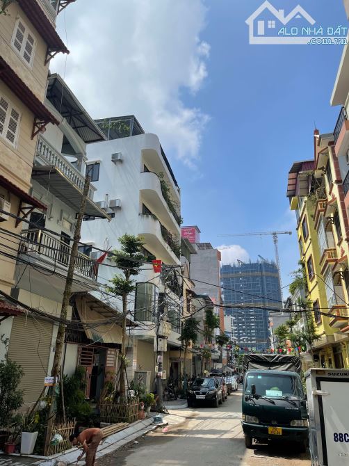 BÁN NHÀ AN DƯƠNG VƯƠNG  - 50M RA Ô TÔ TRÁNH - 30M2 - 6 TẦNG -7.1 TỶ