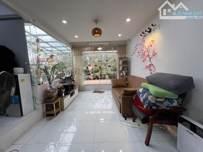 BÁN NHÀ TẬP THỂ NAM ĐỒNG – MẶT NGÕ HỒ ĐẮC DI – SIÊU RỘNG 200M² – GIÁ CHỈ 4.5 TỶ 🌟