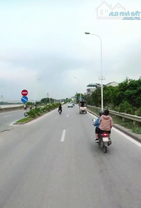 Bán đất mặt phố An Dương Vương 180m2 mặt tiền 9.4m giá 32 tỷ