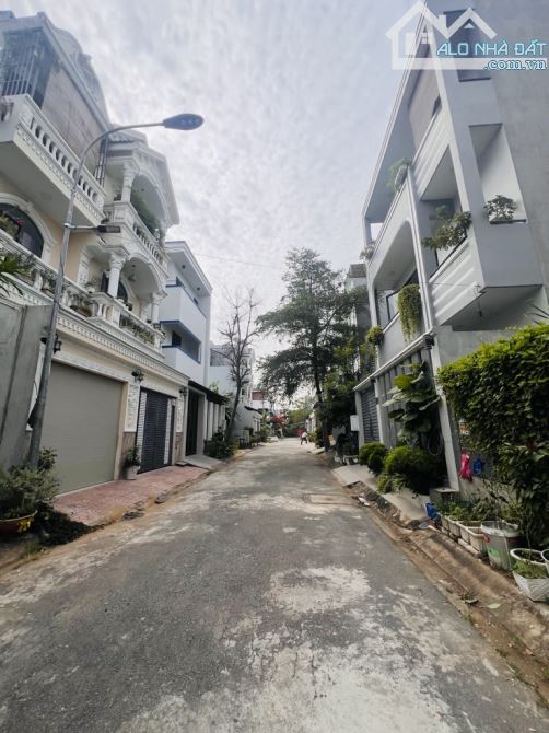 ĐẤT LÔ GÓC 2MT - XDTD - ĐƯỜNG 7M - KDC VEN SÔNG NGUYỄN BÌNH -NHÀ BÈ  - Vị trí : Đất lô góc