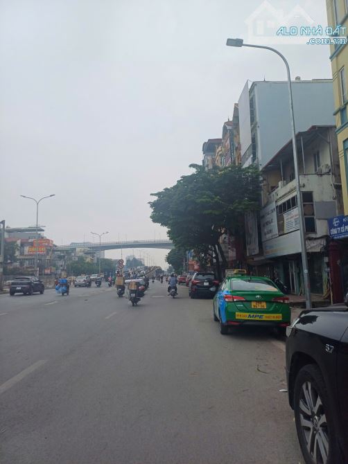 BÁN NHÀ GẦN ĐH KINH TẾ BÁCH KHOA XÂY DỰNG, NGÕ Ô TÔ TRÁNH – 2 THOÁNG DT75m2 GIÁ 17.8 TỶ