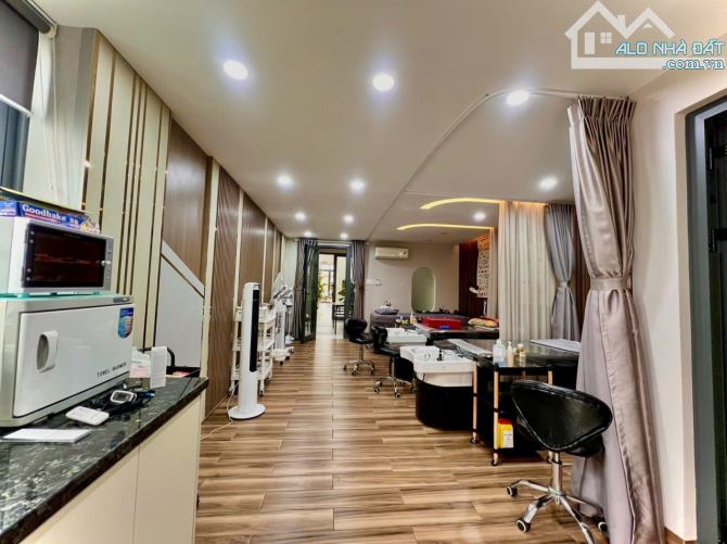 BÁN NHÀ 1 TRỆT 3 LẦU ĐẸP (DT: 5M x 32M) GÓC 2 MẶT TIỀN KINH DOANH ĐƯỜNG NGUYỄN ÁI QUỐC.