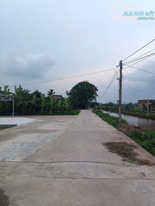 CC gửi Bán Gấp đất -Đông Quan,Nở Hậu,Đường Ô TÔ ,đầu tư sinh lời,DT:97m,MT:6m,Giá:900tr