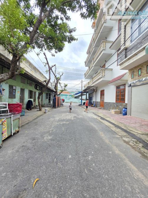 3 phòng trọ 80m2 3ty6 TL, gần ngã ba Cửu Long 100m, p.Bình Hòa, Tp.Thuận An