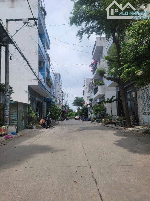 Nhà bán , Thanh Lộc, 2Mặt Tiền, 4mx17m, 3 Tầng, đường 10m ,có vỉ hè, giá 6.35 tỷ