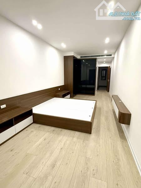 MẶT PHỐ TÂY SƠN 19 TỶ DT 60M MT 4M 4T VỈA HÈ RỘNG THÊNH THANG KINH DOANH MỌI LOẠI HÌNH