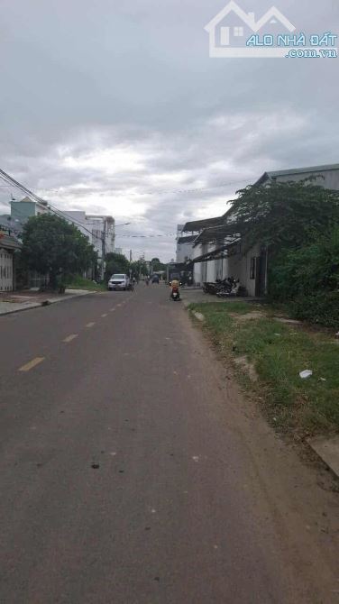 CẦN BÁN ĐẤT DT: 210 M2 ĐƯỜNG  HOA LƯ nối dài - TP. QUY NHƠN