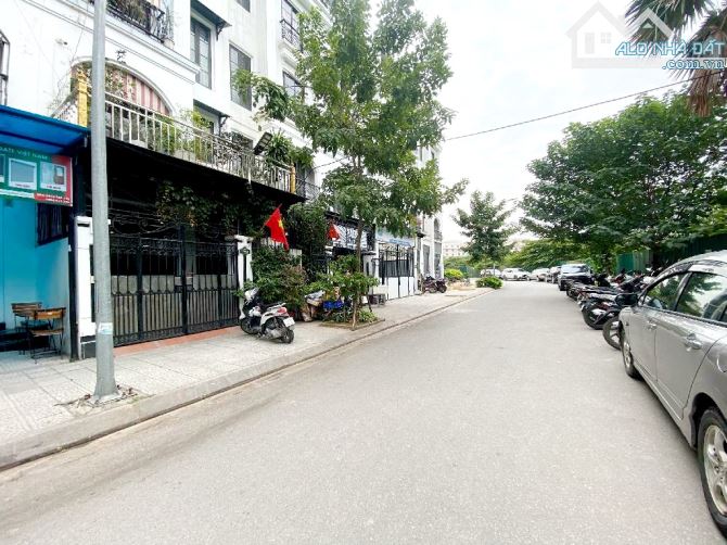 Bán nhanh nhà đẹp Phố Vương Thừa Vũ - Phân lô Quân Đội, Gara ô tô, 55m2 x 6T thang máy