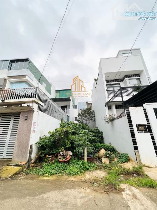 BÁN LÔ ĐẤT HẺM 23 NGUYỄN KHUYẾN - BÊN CẠNH TP CAFE. DT 5,2x18,8m (TC 100%) HƯỚNG ĐÔNG BẮC.