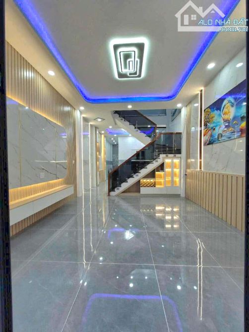 BÁN NHÀ ĐẸP SÁT LÊ VĂN QUỚI - NGÃ TƯ 4 XÃ - HẺM XE HƠI - ( 4X16M )