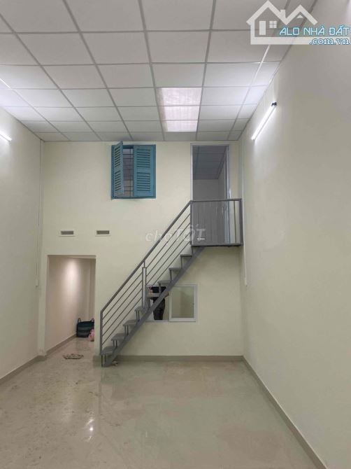 Bán nhà cấp 4 hẻm 5m đường Trường Chinh, 4x22.5m, có sân ô tô, giá 6.4 tỷ TL