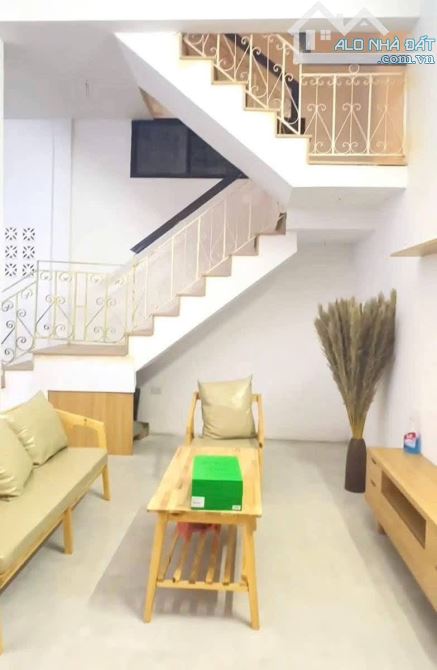 BÁN NHÀ PHỐ THÁI HÀ, ĐỐNG ĐA . DÂN XÂY KIÊN CỐ CHẮC CHẮN, NGÕ NÔNG, RỘNG THOÁNG, 50M RA MẶ