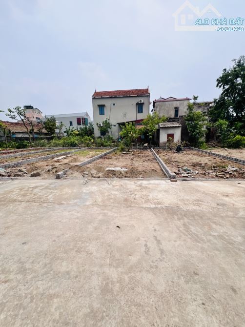 BÁN ĐẤT  ĐAN KIM VĂN GIANG- HƯNG YÊN NGÕ THÔNG-Ô TÔ NGỦ NHÀ DT 55M2- 2,8 tỷ