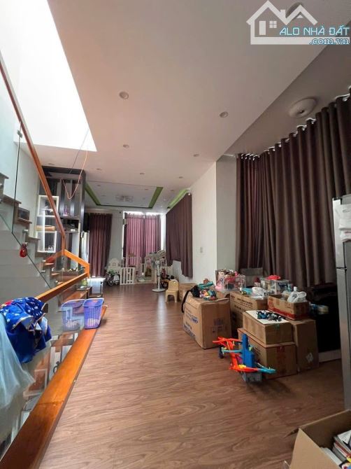 Bán nhà 2 mê mặt tiền đường Xuân Diệu - gần Nguyễn Đình Chiểu