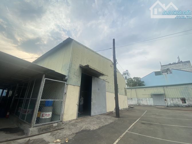 Cho thuê kho 300-400m2 kho. Sát Sân Bay Tân Sơn nhất. Pccc. Cont đêm
