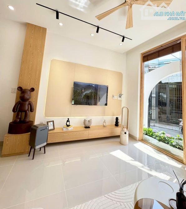 Nhà phố TÔ NGỌC VÂN, 43m2, sẵn ở, an cư lý tưởng, giá 15,2 tỷ