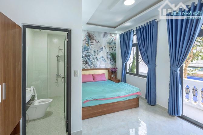 HẠ GIÁ BÁN NHANH KHÁCH SẠN MẶT TIỀN VIEW ĐẸP ĐƯỜNG CÁCH CHỢ ĐÊM CHỈ 5 PHÚT ĐI XE