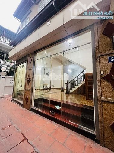 Bán nhà Nguyễn Văn Cừ - Gia Thụy, lô góc, 58m2, 4 tầng, mt 7m, 11.8 tỷ, dân xây