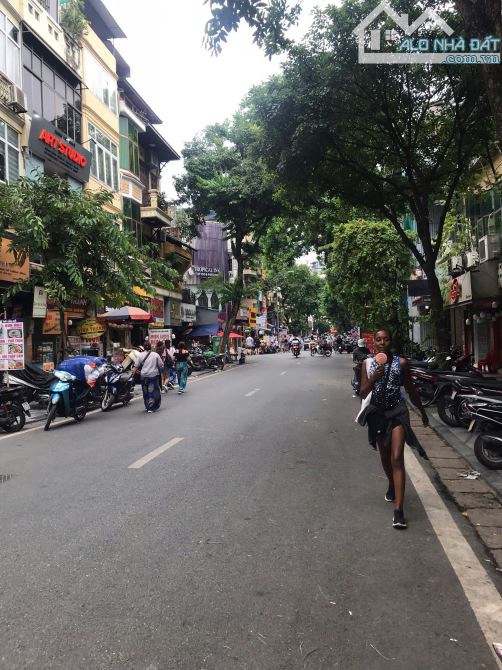 Khách sạn 3 sao mặt phố Cầu Gỗ, diện tích 89m2, 6 tầng thang máy, mặt tiền siêu đẹp, hiếm