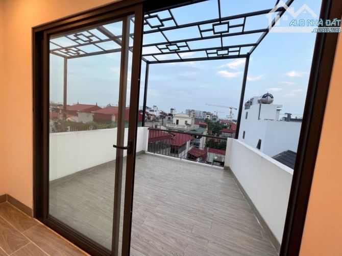 🏡 HIẾM – BÁN GẤP NHÀ VIỆT HƯNG – LONG BIÊN 📐 Diện tích: 32m² – 5 tầng đẹp 💰 Giá chỉ nhỉ