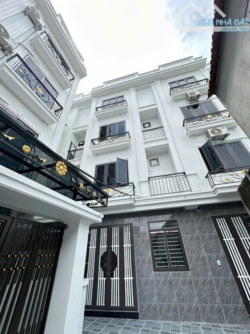 Còn 1 em hoa hậu cực đẹp,vị trí đẹp,ô tô đỗ cửa(4 tầng-2.8 tỷ)Ở ngay Phụng Châu-Chương Mỹ