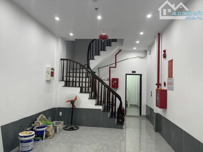 CCMN Lê Trọng Tấn, 8 ngủ full đồ. Dòng tiền 400tr/năm.