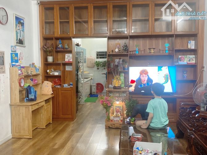 Bán nhà hẻm oto Ni Sư Huỳnh Liên Tân Bình 56m2 ngang 4.3m sát Quận 10 chỉ 5.5 tỷ tl