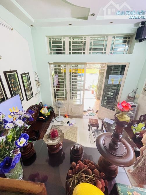 CẦN BÁN NHÀ mặt tiền Lê Sao   - Tân Phú. 💥96m2 ngang 6m nở hậu 10m. 🏘️ Nhà đúc 4 lầu + 3