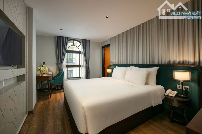 Chủ ngộp Bank giảm 50 Tỷ - Khách Sạn MP Cổ 360m2 x MT 12m - 930 tỷ - cho thuê 50 tỷ/năm