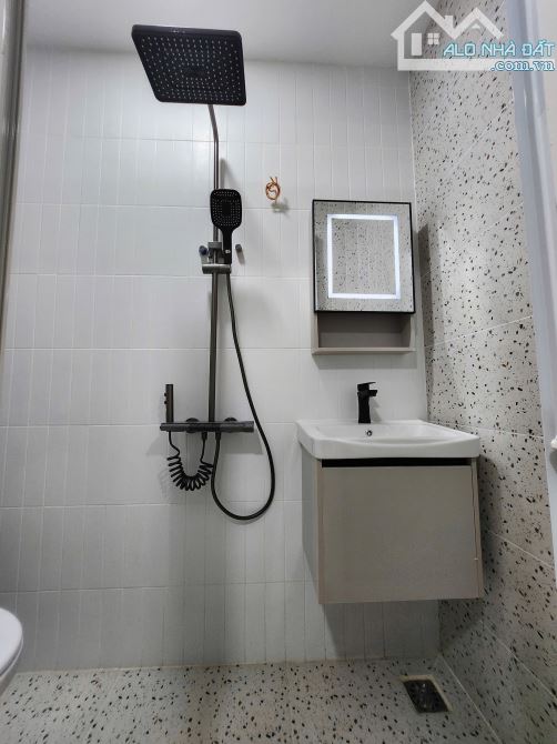 BÁN GẤP NHÀ ĐẸP GIÁ 3 TỈ 9 KHU DÂN CƯ TẠi Q4 VỊ TRÍ 1/ CÁCH MẶT TIỀN 2 CĂN - 10