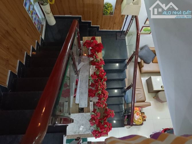 NHÀ ĐẸP 3 TẦNG 65M2(6.4X10)-HẺM 4M-LÒ GỐM-GIÁ 6.1 TỶ - 10