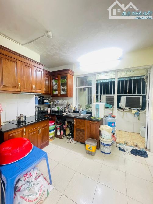 Bán căn hộ 83m2, CC Bộ công an 79 Thanh Đàm, ban công hướng Nam, full nội thất - 1