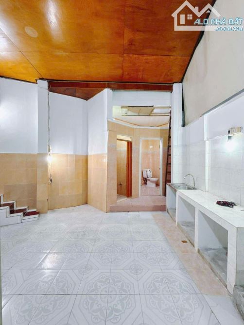 Chính chủ cần bán nhà Xóm Chiếu Q.4 Diện tích 114.2m2 ngang khủng 10*12 chỉ NHỈNH 7tỷ ko q - 1