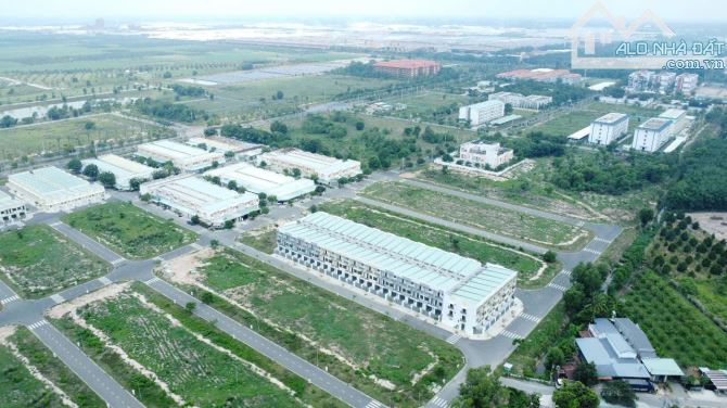 Bán căn 1 trệt 1 lầu nhà phố Phước Đông, Trảng Bàng giá 1,8 tỷ cđt TT lãi suất 12th Lh Hiề - 1