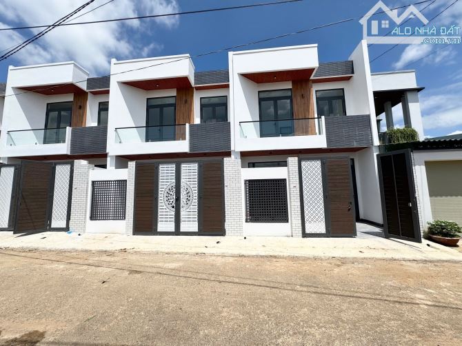 NHÀ FULL NỘI THẤT 3 PHÒNG NGỦ HẺM Y WANG: 2.29 tỷ - 1