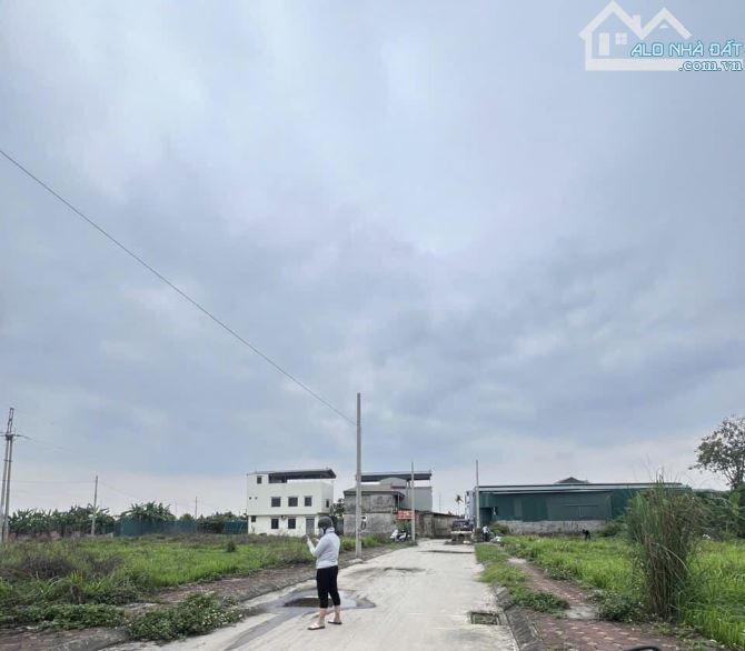 Đấu giá, Hoàng Xá, Khánh Hà, DT: 80m, MT: 5m, giá 4.95 tỷ, phân lô, 2 vỉa hè, kinh doanh - 1