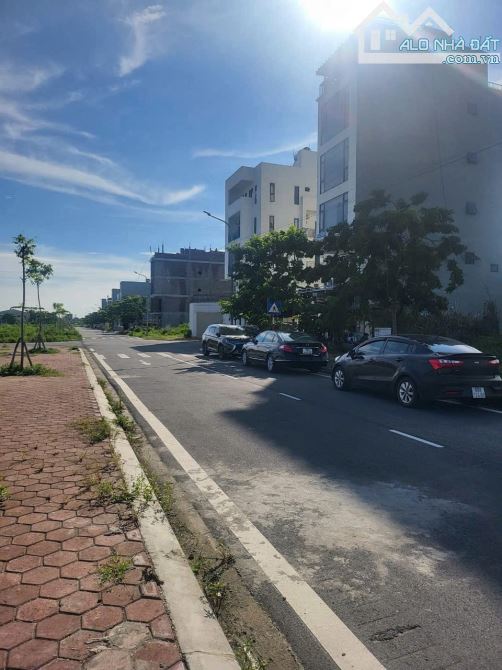 🏙️Bán 2 Lô DCDV Khắc Niệm 2  Làn 2 QL38 Mt 5.5m Dt 92.9m2 Giá 6.89 Tỷ Sổ Hồng Nét Căng - 1