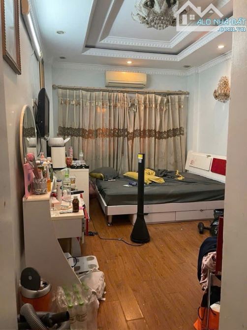 Bán Nhà riêng mặt ngõ Phố Trần Khát Chân, Lô góc, ngõ thông sát phố, 30m2x5 Tầng, Sổ vuông - 1