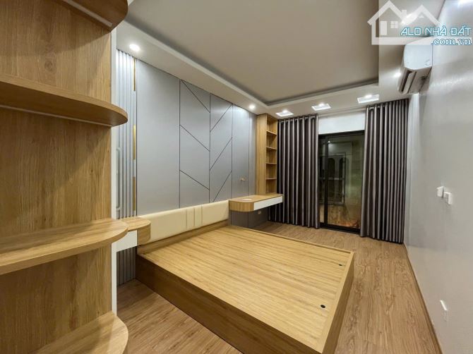 Ngon và hiếm! Bán nhà Đại La - Nhà mới, full nội thất - 30m ra phố - chỉ hơn 5 tỷ.