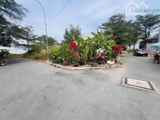 ĐẤT LÔ GÓC 2MT - XDTD - ĐƯỜNG 7M - KDC VEN SÔNG NGUYỄN BÌNH -NHÀ BÈ  - Vị trí : Đất lô góc - 1