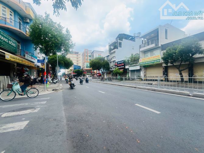 CHo thuê mbkd mặt tiền đường Nguyễn sơn 11x25m cấp 4 thông suốt - 1