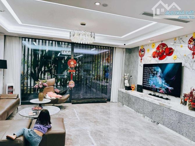 Cần bán gấp nhà mặt phố Tô Ngọc Vân, 150m², 5 tầng, thiết kế hiện đại. Phù hợp kinh doanh - 1