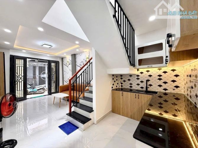 NHÀ 2 TẦNG 💥35M2💥 - 3 PHÒNG NGỦ - GẦN NGUYỄN VĂN LẠC P.19 - CHỈ 5,05 TỶ - 1