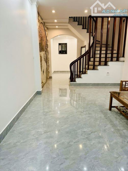 TT CẦU GIẤY-CÓ 102-TIỀM NĂNG TĂNG GIÁ-BÁN NHÀ 40M2 - 1