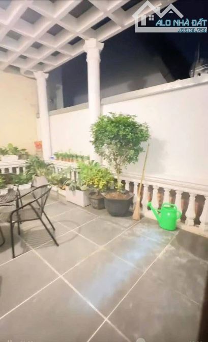 BÁN NHÀ PHỐ THÁI HÀ, ĐỐNG ĐA . DÂN XÂY KIÊN CỐ CHẮC CHẮN, NGÕ NÔNG, RỘNG THOÁNG, 50M RA MẶ - 1