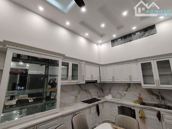 Bán nhà Ngọc Lâm PHÂN LÔ Ô TÔ TRÁNH VỈA HÈ - KINH DOANH  52m2,5T, MT4.5m giá 14.5 tỷ - 1