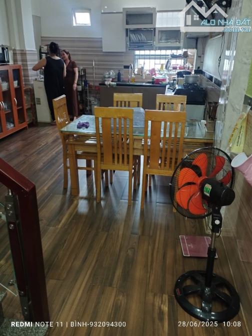 Bán nhà 4 Tầng Thới An 16 -Phường thới an Quận12-HXH -dt 53,4m2(4,x18) giá 5,950 tỷ - 1