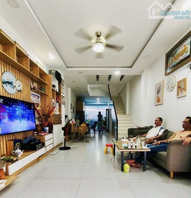 Quận 3, vị trí KD sầm uất Lê Văn Sỹ_Trần Quang Diệu, 4 Tầng, 50m2, hẻm 6m 1 trục, 12.3 Tỷ - 1