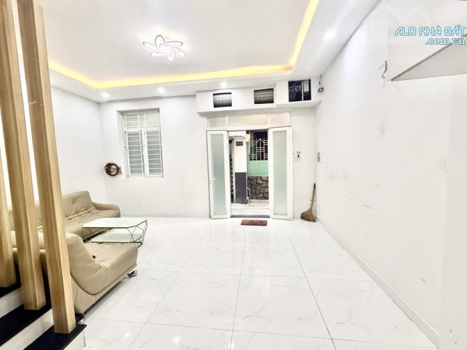 Nhà sổ riêng 4 tầng, ngang 5.7m, 4pn, phú nhuận - 1
