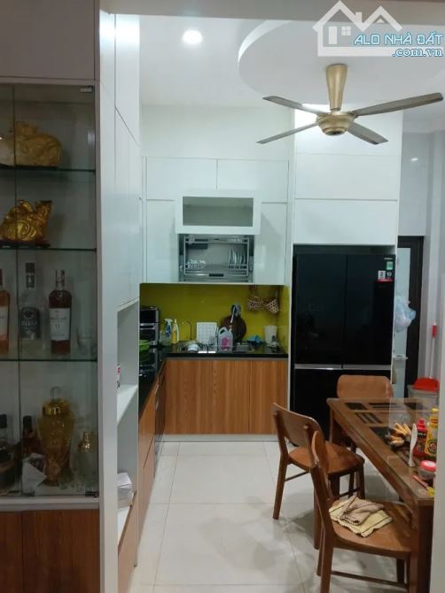 Bán Nhà Nguyễn Quý Đức, Diện Tích Rộng Giá Đầu Tư - 1
